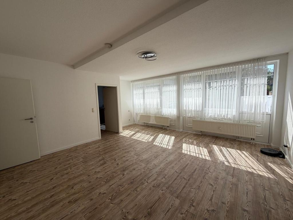 Barrierearme, lichtdurchflutete Erdgeschosswohnung mit Terrassenzugang im Herzen von Warnemünde - Photo 1