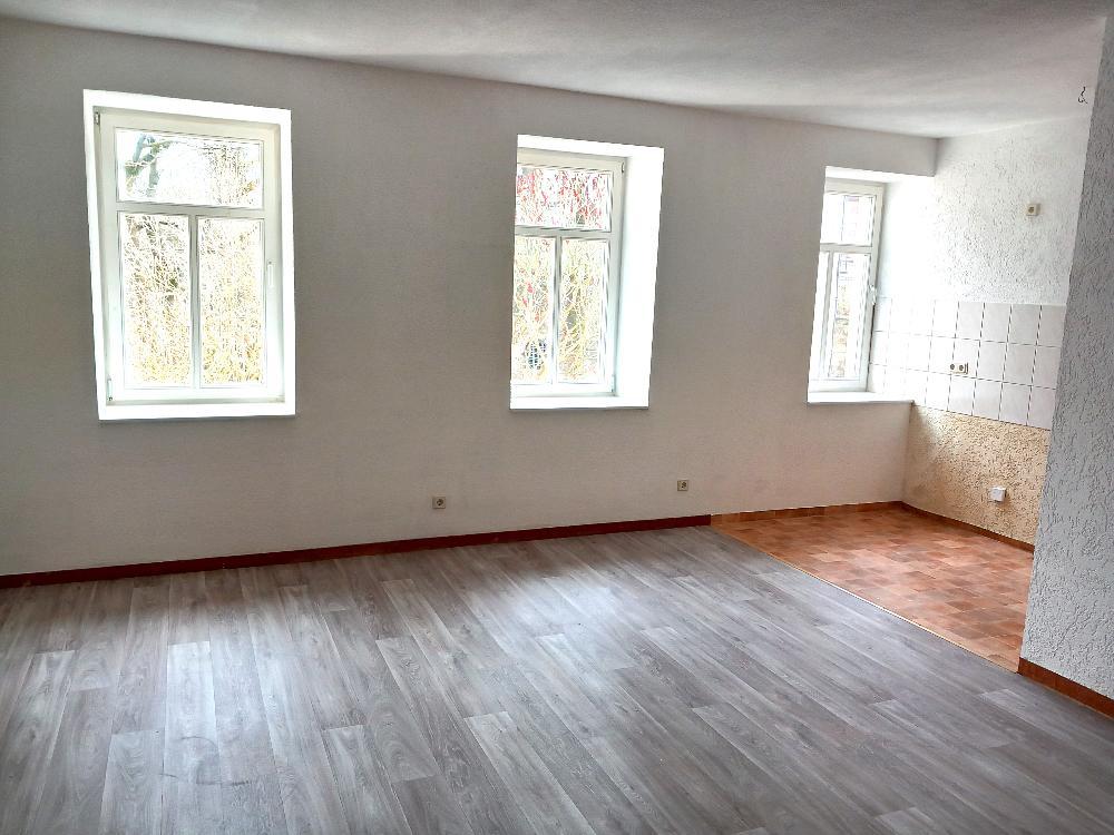 Helle 3 Raum Wohnung mit Wanne und Dusche in zentraler ruhiger Lage in Mittweida - Photo 1