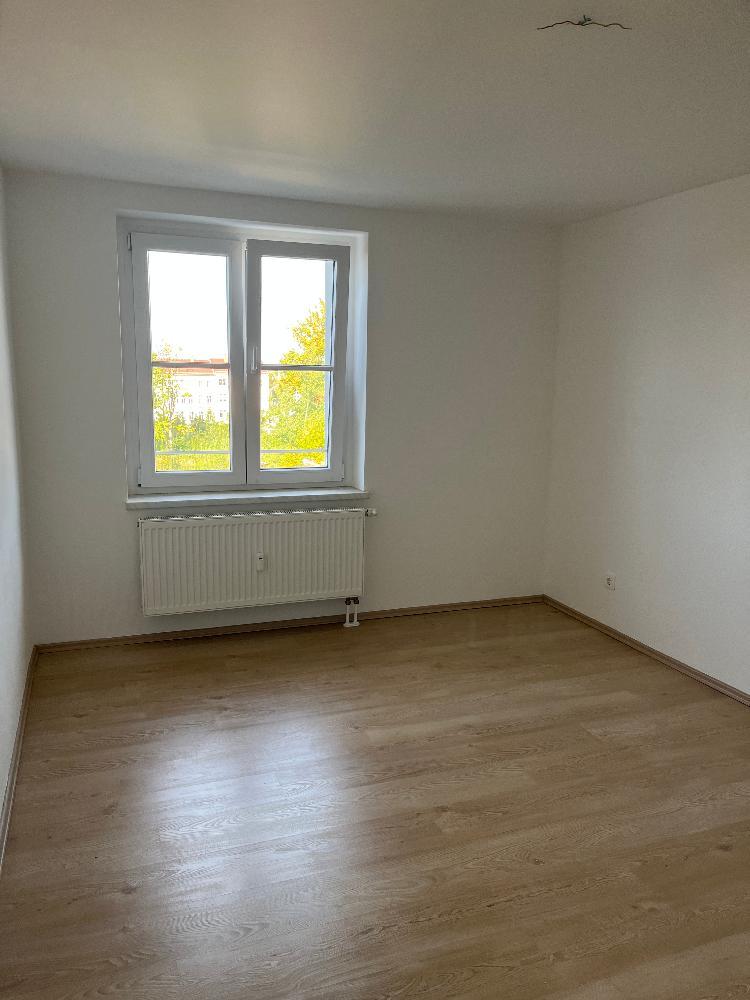 3 Raum Wohnung in ruhiger Lage 3. OG rechts mit großem sonnigen Balkon - Photo 2