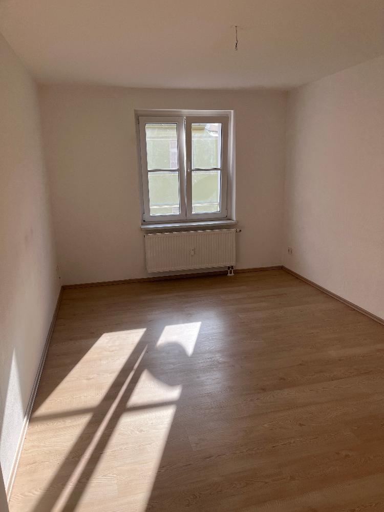 2 Raum Wohnung in ruhiger Lage 3. OG rechts - Foto 1