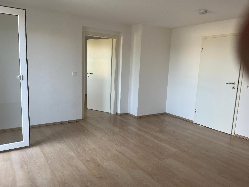3 Raum Wohnung in ruhiger Lage 1. OG rechts mit großem sonnigen Balkon - Foto 3