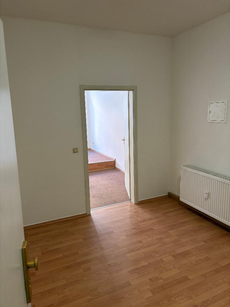 Historischer Charme trifft modernen Wohnkomfort Praktische 1-Zimmer-Wohnung im 1.OG mit Aufzug im Herzen von Freiberg - Foto 4