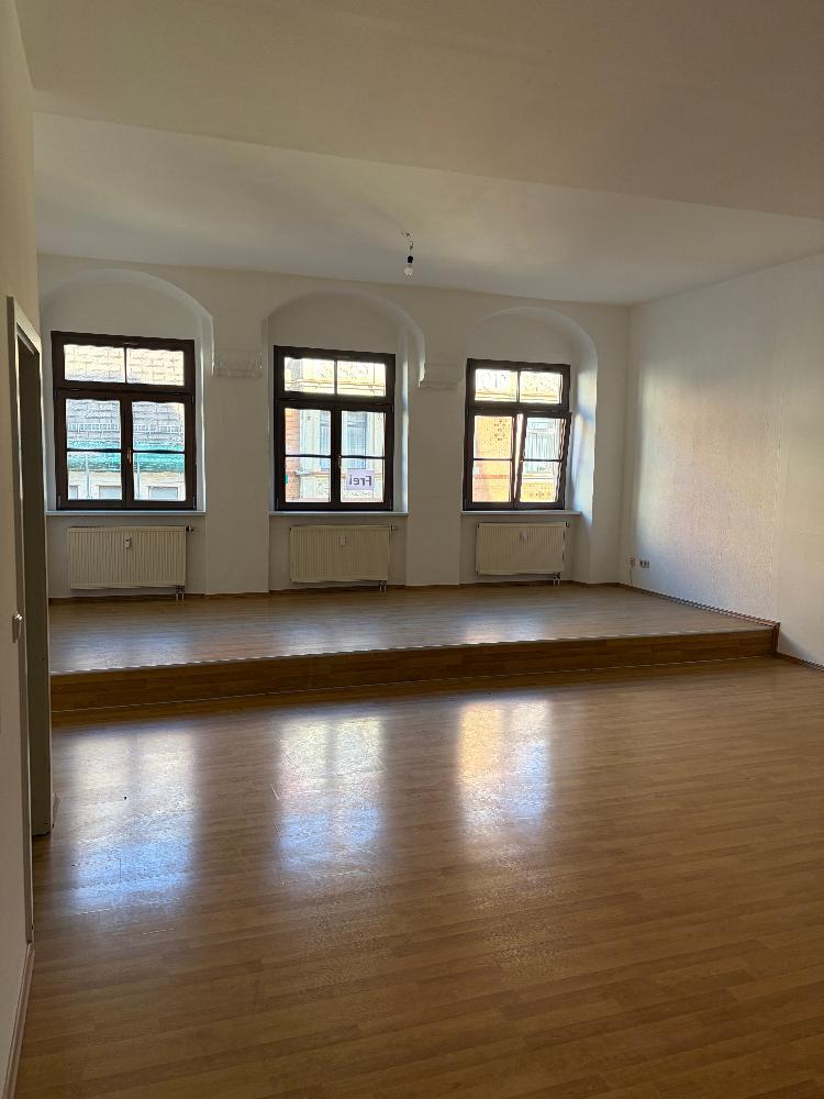 Großzügiges Altstadt-Juwel mit Denkmal-Charme Lichtdurchflutete 3-Zimmer-Wohnung im 2.OG mit Aufzug im Zentrum von Freiberg - Foto 1