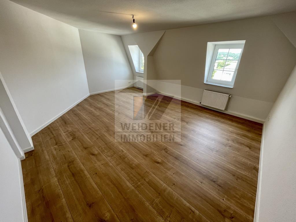 Mit Weitblick! 2,5 Raum DG Wohnung mit offener Küche im Wohnzimmer. Modernes Bad mit Wanne! - Photo 5