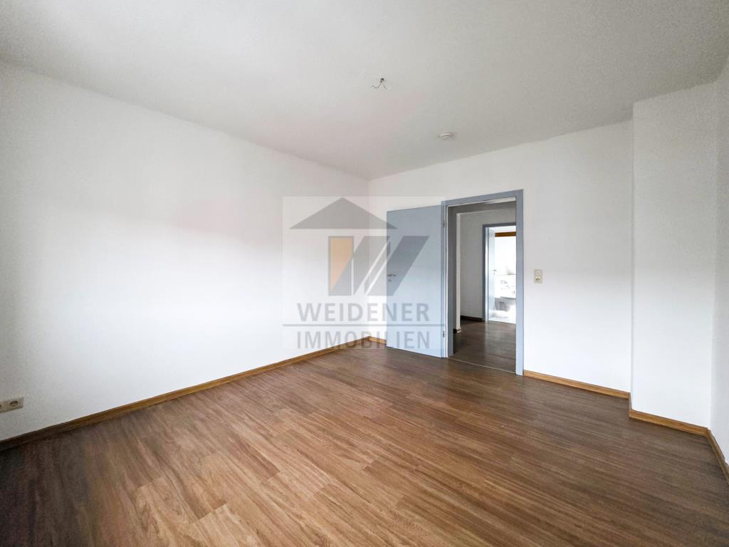 Schöne 3 Raum-Dachgeschoss Whg. mit Eckbadewanne - Photo 1