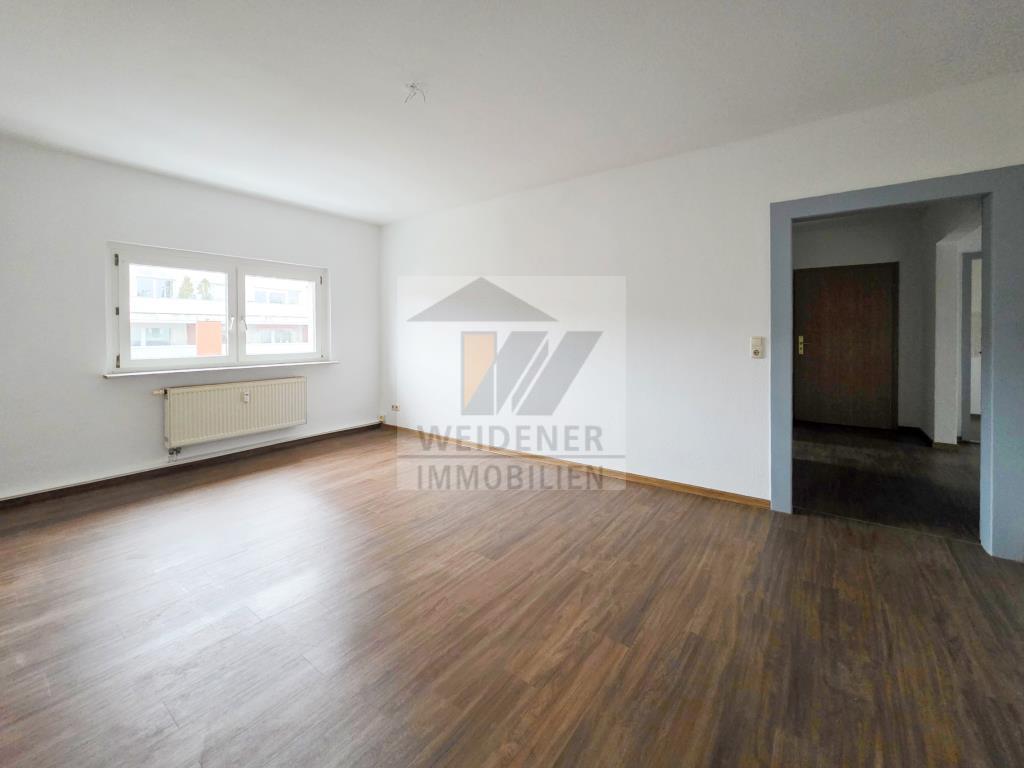 Schöne 3 Raum-Dachgeschoss Whg. mit Eckbadewanne - Photo 2