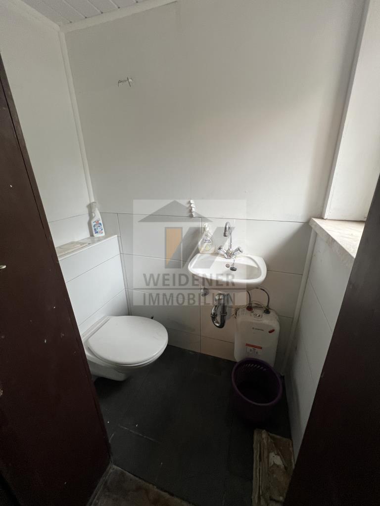 WC halbe Treppe