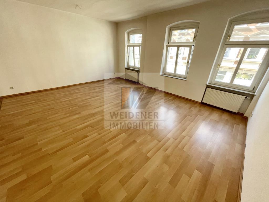 Wohnen in Gera Untermhaus! 3 Raum Wohnung mit Balkon (Südseite) und großen Wohnzimmer! - Photo 3