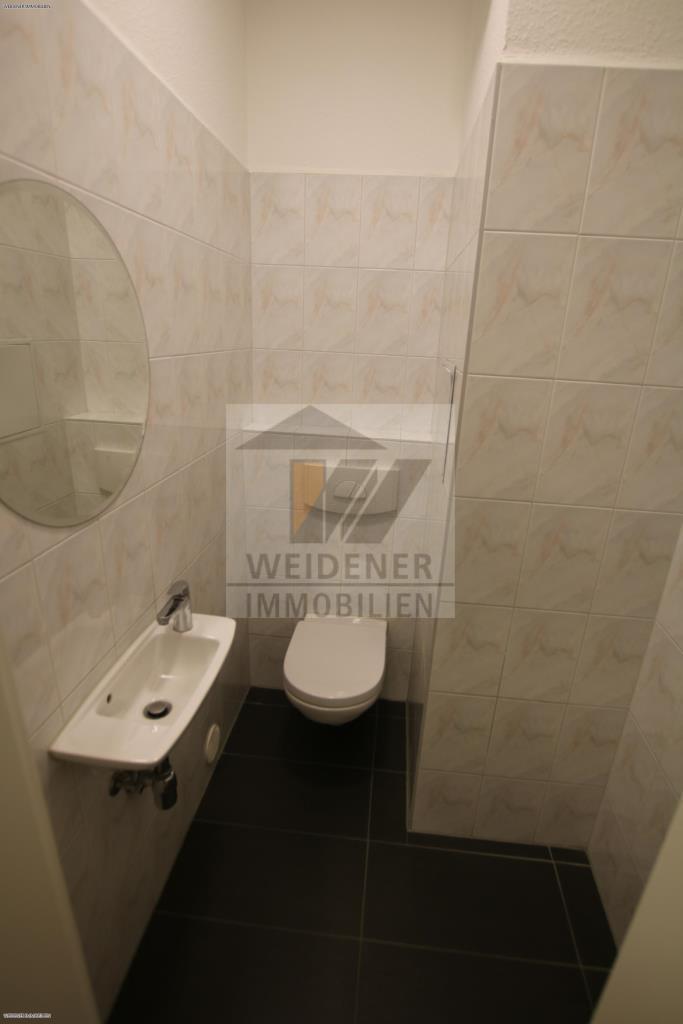 WOW! Hochwertige 4 Raum-Wohnung mit modernem Bad und großem Balkon! Die Wohnung zum Wohlfühlen. - Photo 1