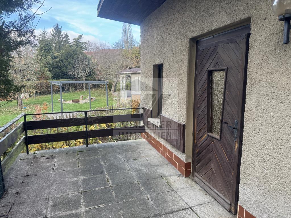 Sehr helle 2 Raum-Whg. mit Ausblick über die Stadt und Garage und *Bungalow auf dem Grundstück - Photo 3