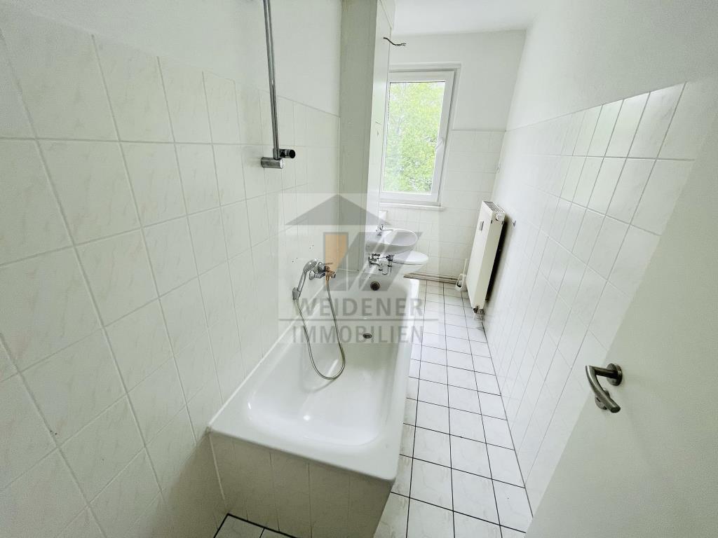 4 Raum Whg. mit Balkon gesucht? Nähe von AMAZON in Gera-Langenberg! - Foto 3