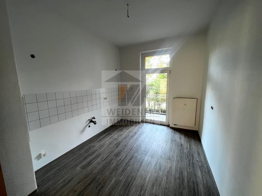 Neuer Boden, Wanne, Dusche, Aufzug und Balkon! Geräumige 2 Raum Wohnung - Photo 5