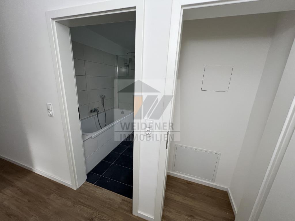 Erstbezug nach Sanierung: Exklusive 3 Zimmer Wohnung mit Balkon, Wanne und Dusche! - Foto 4