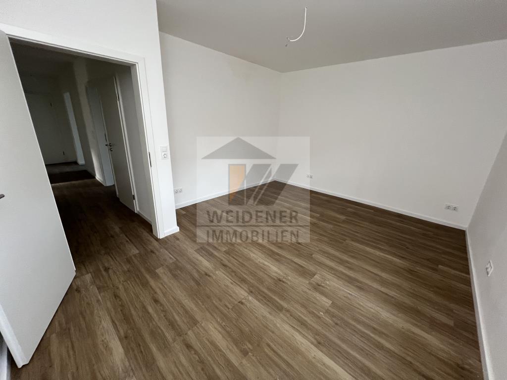 Erstbezug nach Sanierung: Exklusive 3 Zimmer Wohnung mit Balkon, Wanne und Dusche! - Foto 2