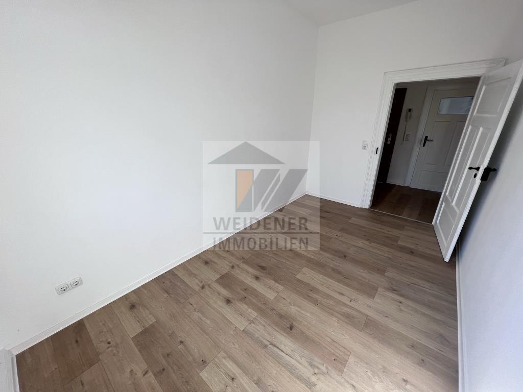 Sanierte 4-Raum-Wohnung mit Balkon und Einbauküche! - Foto 5