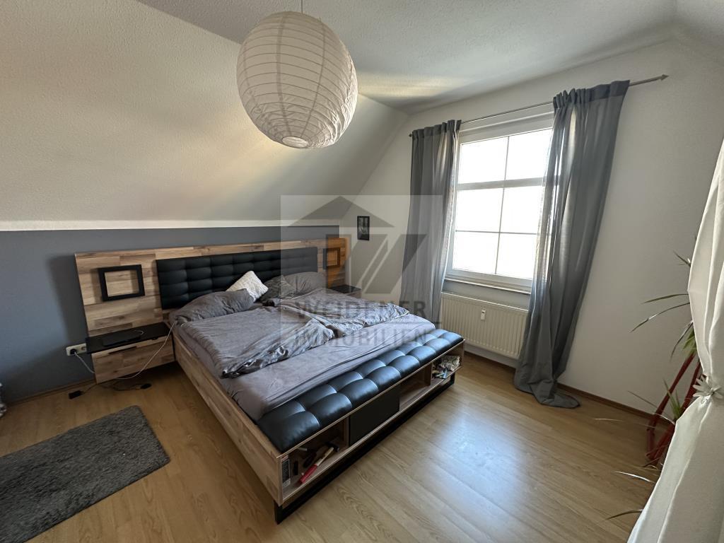 2 Raum DG-Wohnung - Bad mit Fenster, Wanne und Dusche - Photo 1