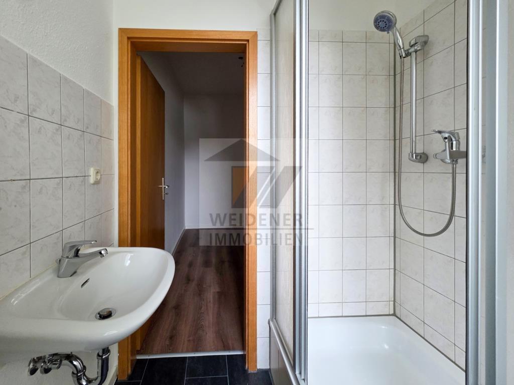 Modernisierte 2-Raum Wohnung mit Dusche! Neuer Fußboden! - Photo 4