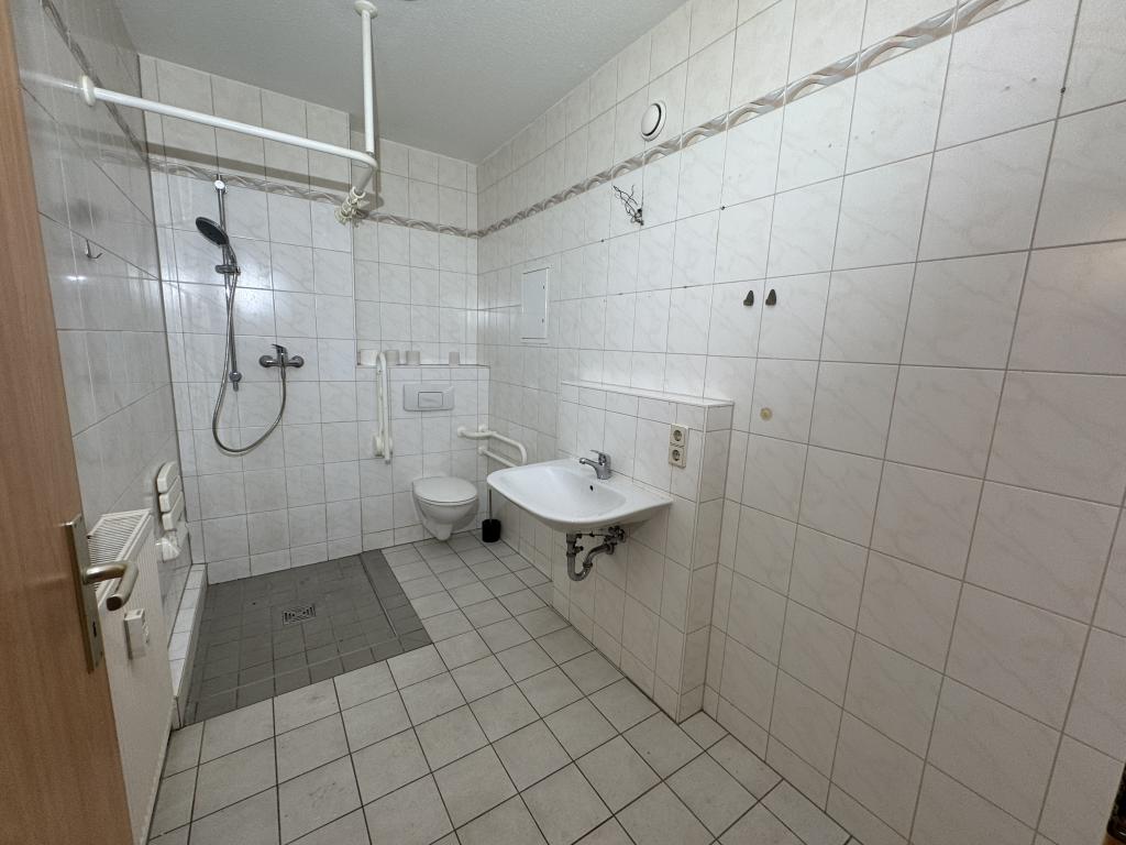 mit Wintergarten und Balkon: helle 2-Raum-Wohnung in Gera-Bieblach! - Photo 4