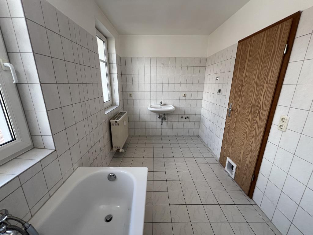 Renovierte 4 Zimmer Wohnung mit neuer Einbauküche im Herzen von Weida! - Foto 4