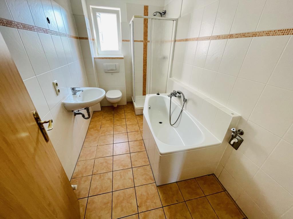 Zentrumsnahe 3-Raum Wohnung mit Balkon, Bad mit Dusche & Wanne! - Foto 4