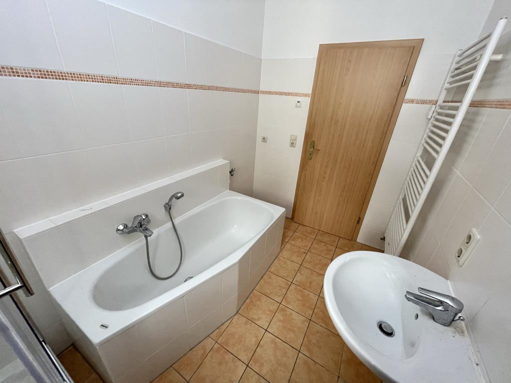Zentrumsnahe 3-Raum Wohnung mit Balkon, Bad mit Dusche & Wanne! - Foto 3