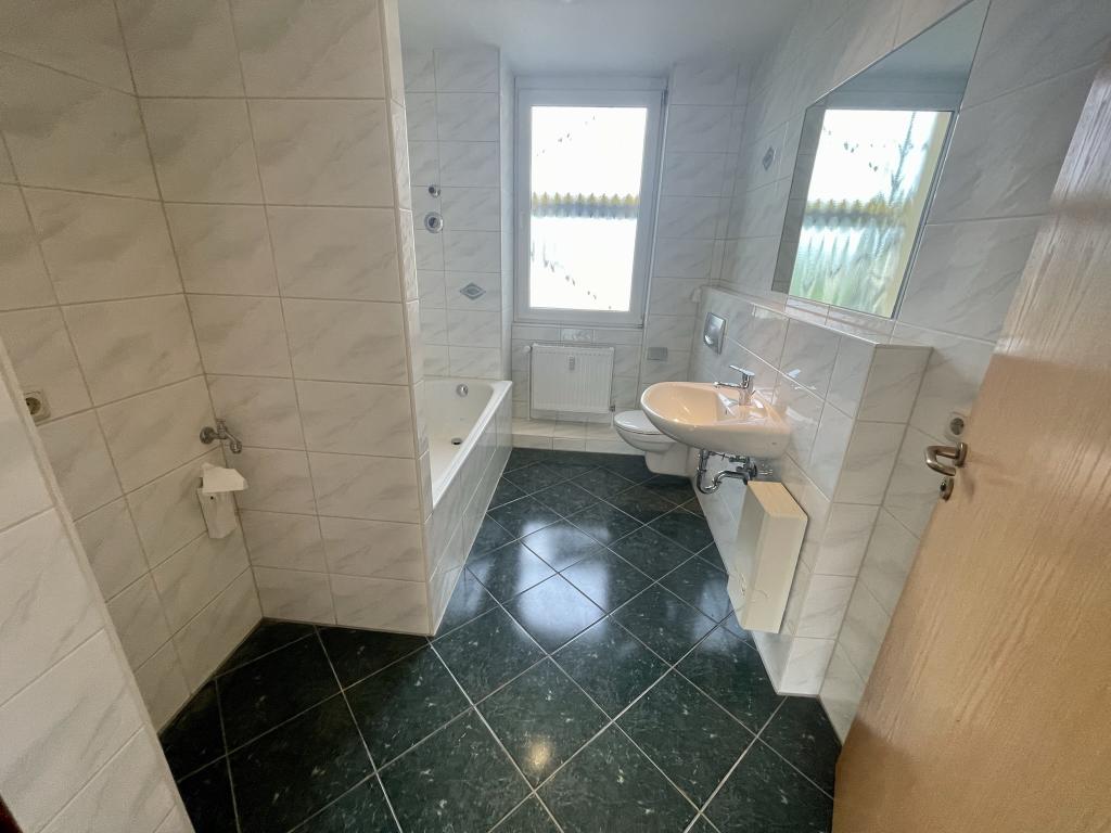 Super 3 Raum Wohnung mit Balkon und Wanne in der Geraer Innenstadt! - Photo 5