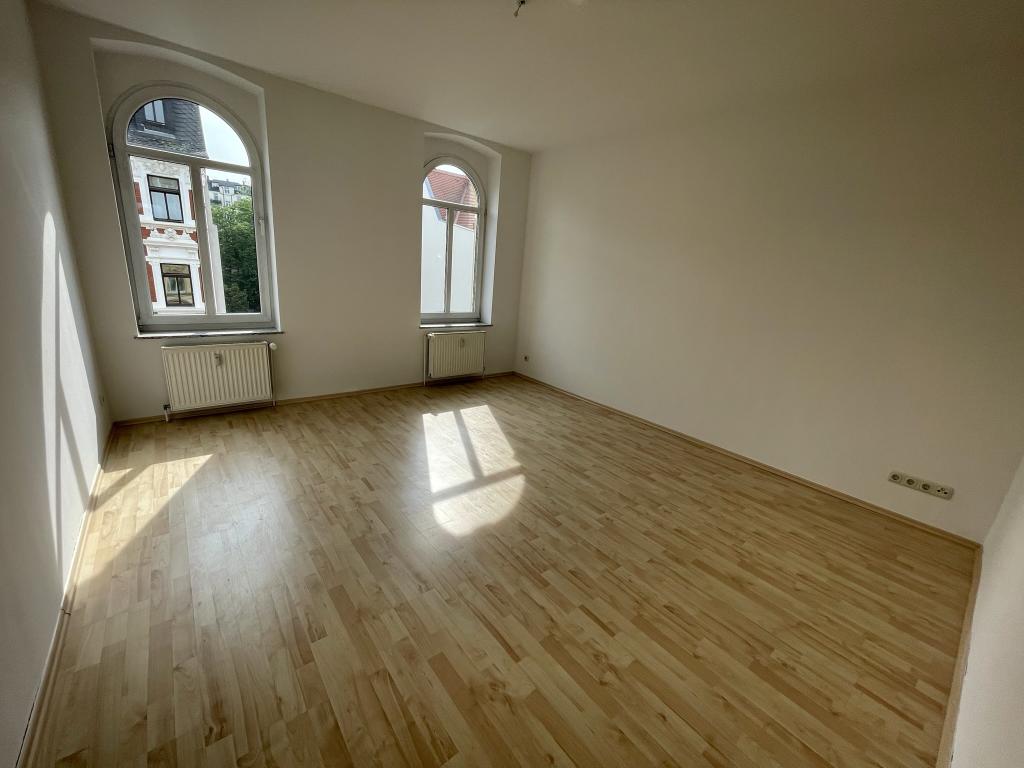 Super 3 Raum Wohnung mit Balkon und Wanne in der Geraer Innenstadt! - Photo 1