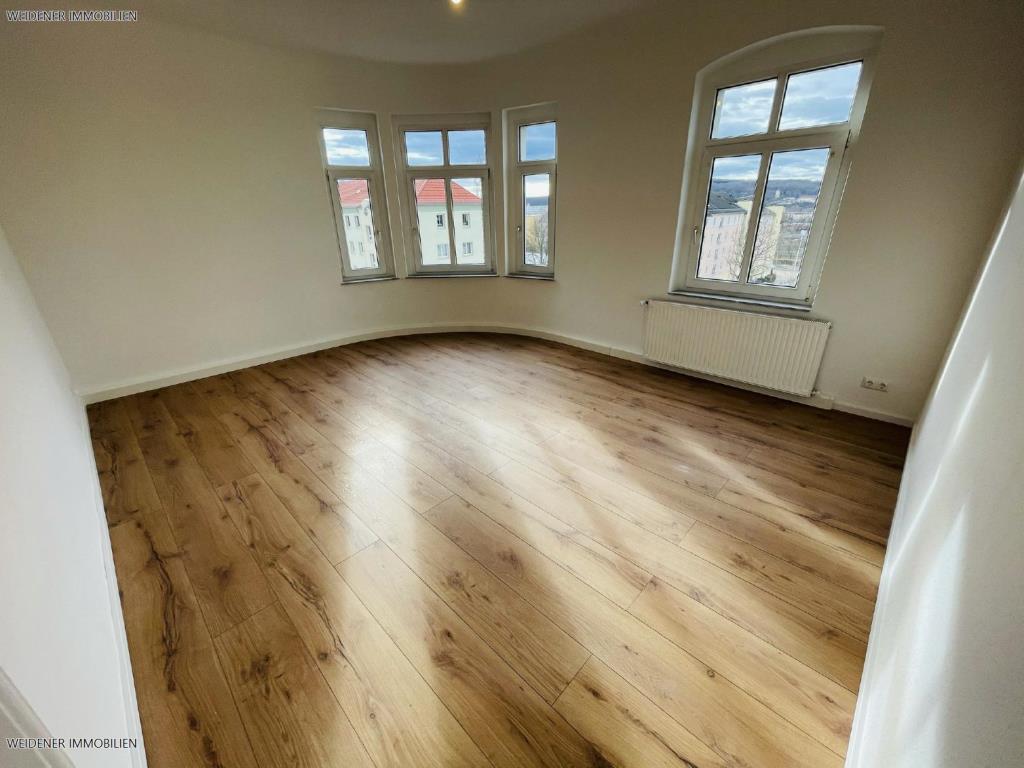 großzügige 4 Raum Wohnung mit 2 Balkonen & modernen Bad mit Wanne! - Foto 1