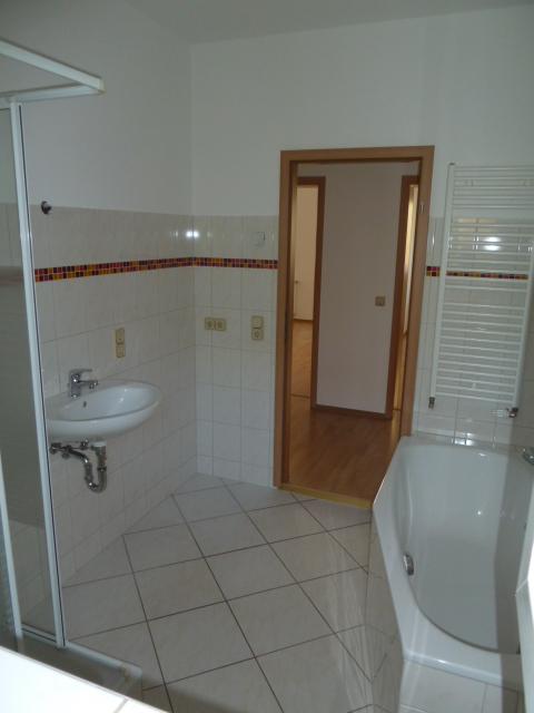 2 Raum-EG-Whg. mit großer Terrasse, Wanne und Dusche in Debschwitz! - Photo 3