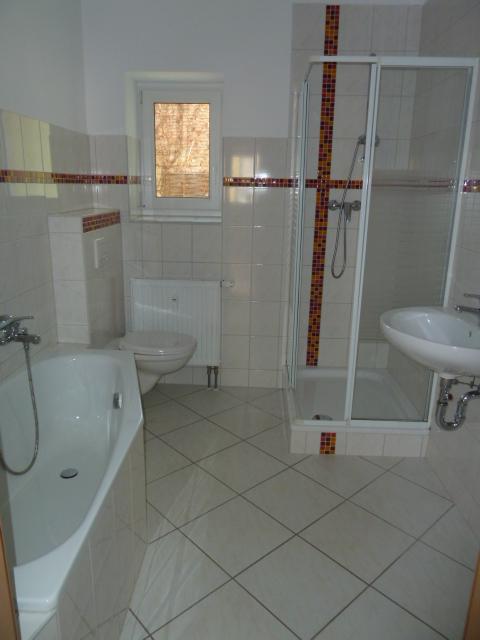 2 Raum-EG-Whg. mit großer Terrasse, Wanne und Dusche in Debschwitz! - Photo 2