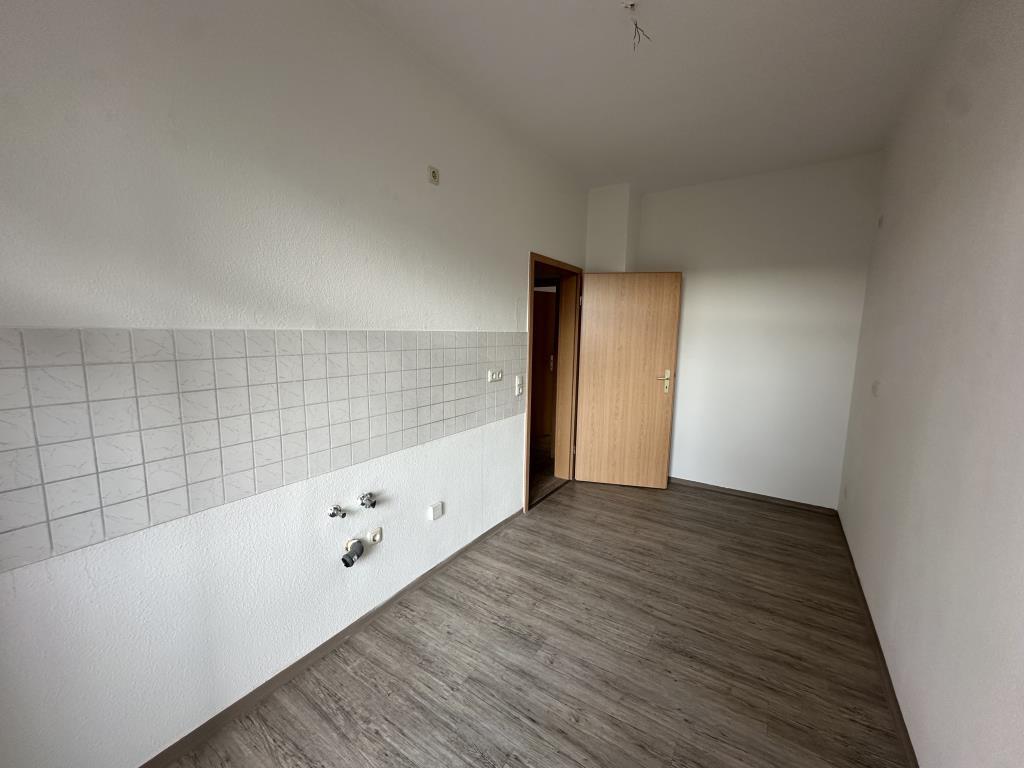 Familien willkommen! 4 R.-Wohnung mit West-Balkon, Wanne, Dusche und Hausgarten in Gera-Debschwitz! - Photo 2