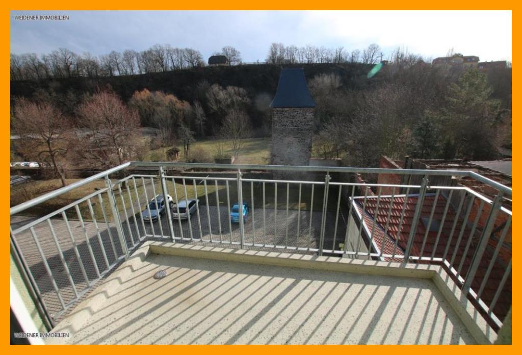 2 Raum DG-Wohnung mit Balkon und Blick ins Grüne. Bad mit Wanne! In Weida! - Photo 3