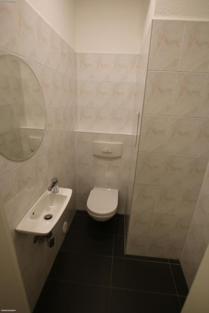 WOW! Hochwertige 4 Raum-Wohnung mit modernem Bad und großem Balkon! Die Wohnung zum Wohlfühlen. - Photo 3