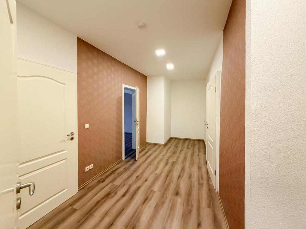 Einbauküche! Hochwertige 4 Raum-Wohnung mit modernem Bad und großem Balkon! Die Wohnung zum Wohlfühlen. - Foto 4