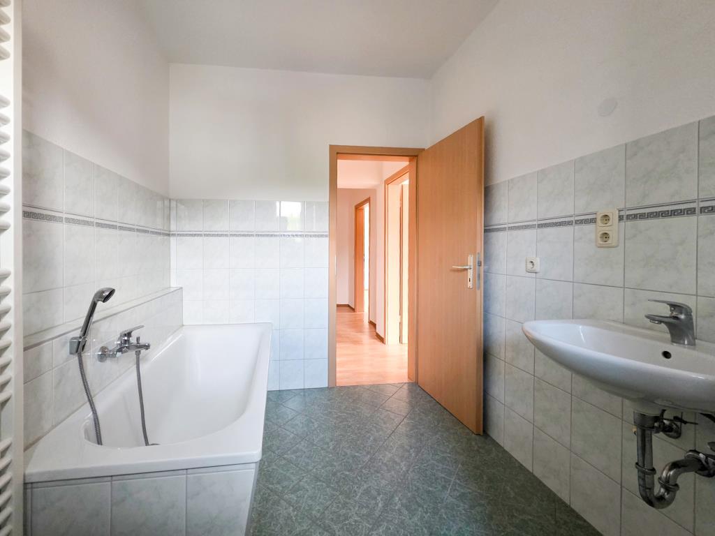 Wohnen mit Aufzug, Balkon, Dusche und Wanne! 2 Zimmer - Foto 4