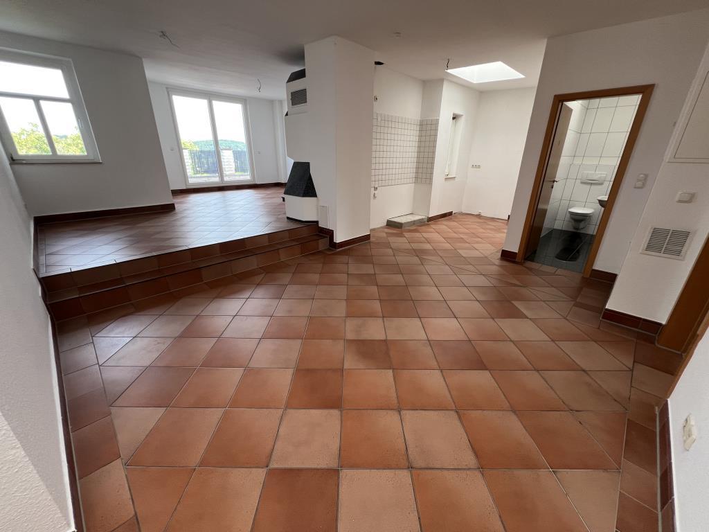 Was für ein Ausblick! 4 Raum Dachgeschoss-Wohnung mit Terrasse! - Photo 2