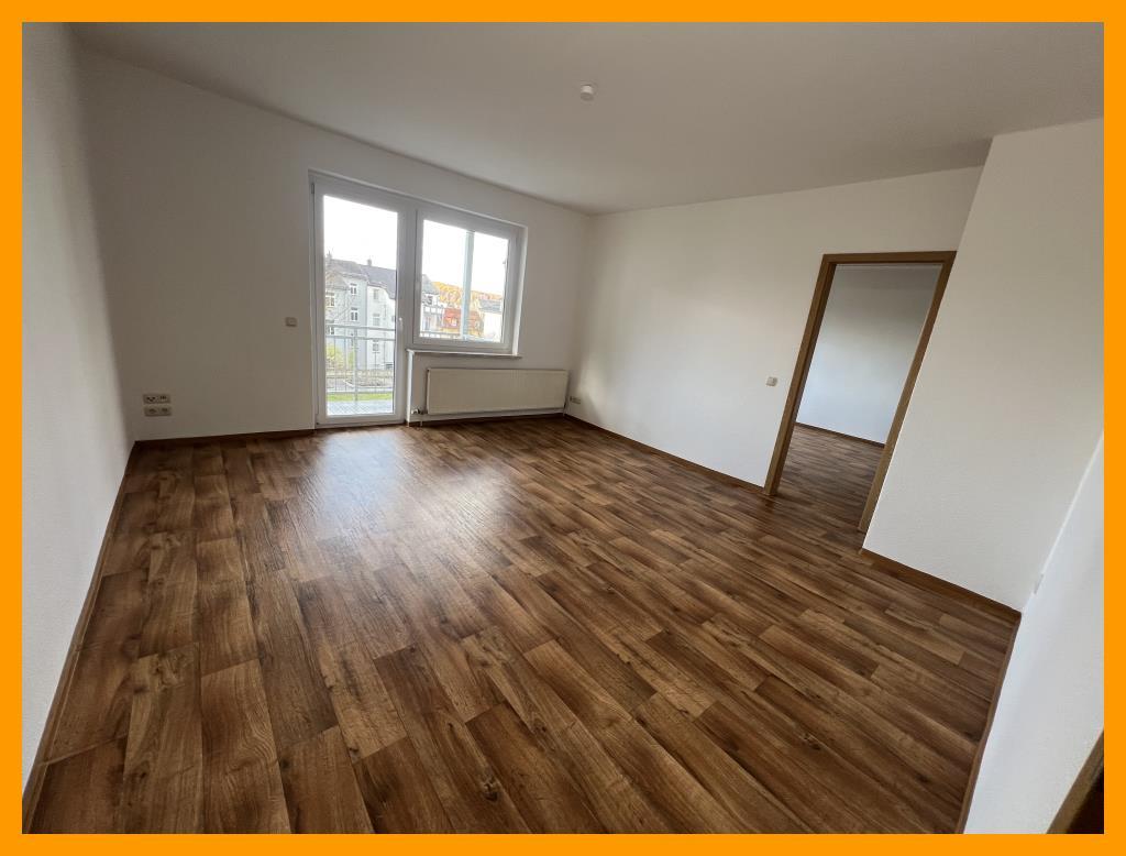 Schicke 3-Raum Wohnung mit modernem Bad, Balkon und Gartennutzung in ruhiger Anliegerstraße! - Photo 2