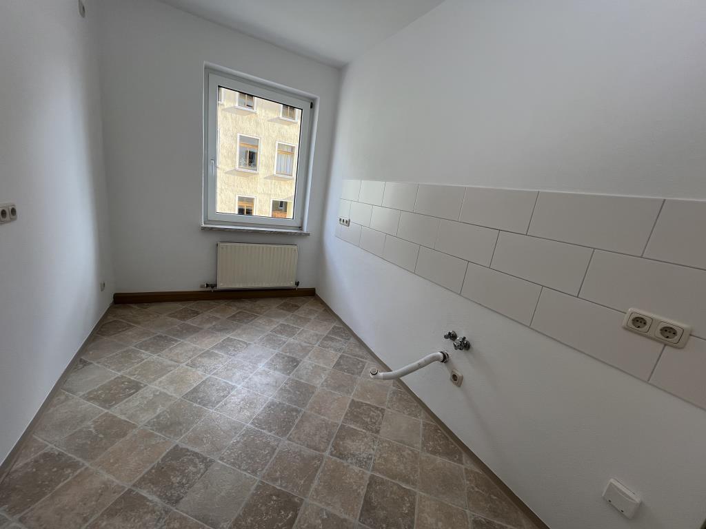 Schicke 3-Raum Wohnung mit modernem Bad, Balkon und Gartennutzung in ruhiger Anliegerstraße! - Photo 4