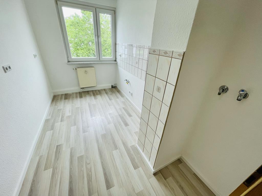 Sonnige 4 Raum Whg. mit Balkon in Gera-Langenberg! - Photo 2