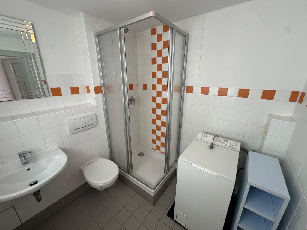 Möblierte 1-Raum Atelierwohnung mit Echtholzboden im ruhigen Hinterhaus - Photo 3