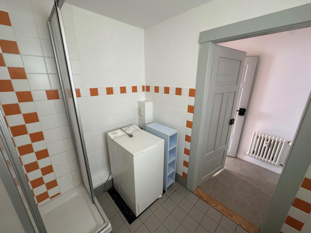 Möblierte 1-Raum Atelierwohnung mit Echtholzboden im ruhigen Hinterhaus - Photo 3