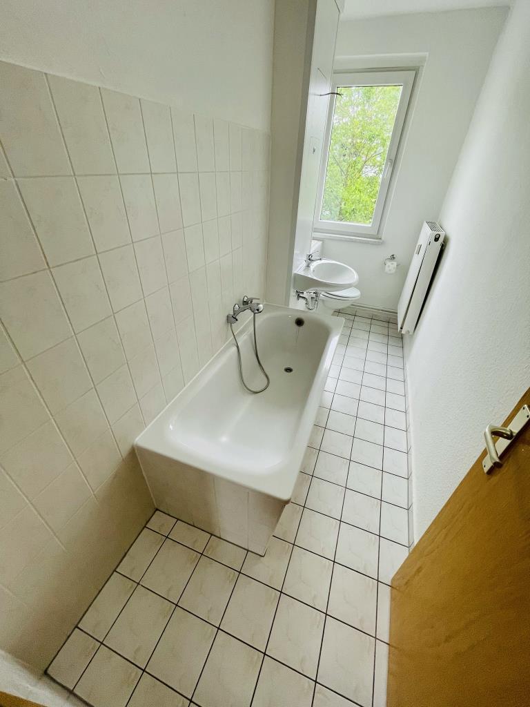 Gera-Langenberg! 4 Raum Whg. mit Balkon und Wanne! - Photo 1