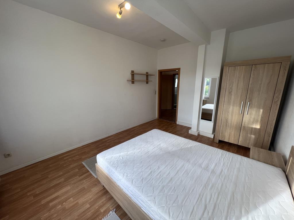 Neuwertige Einbauküche und kurze Wege ins Zentrum! Helle möblierte 2 Raum Wohnung - Photo 5