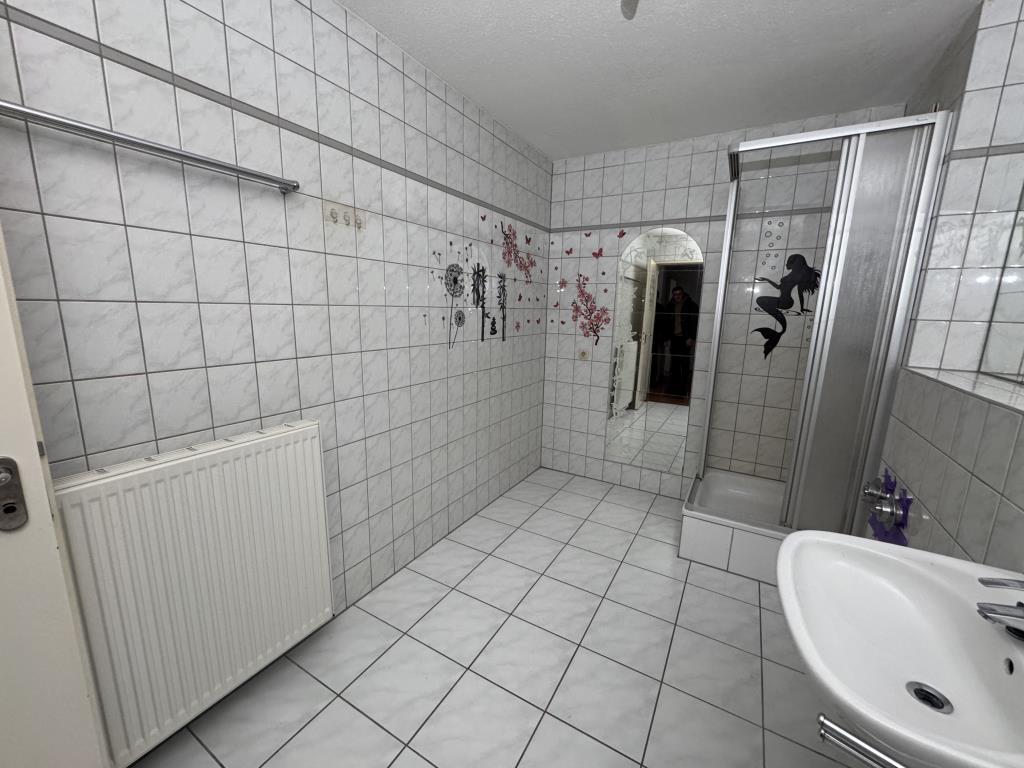 2-Raum Wohnung mit Aufzug, Einbauküche, im Zentrum von Gera im Neubau! - Photo 3