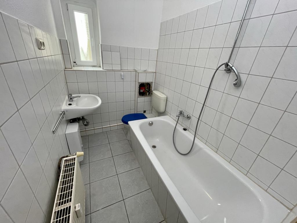 Wohnen in Gera-Debschwitz! Gemütliche 2 Raum-Wohnung. Bad mit Wanne und Fenster. - Photo 3