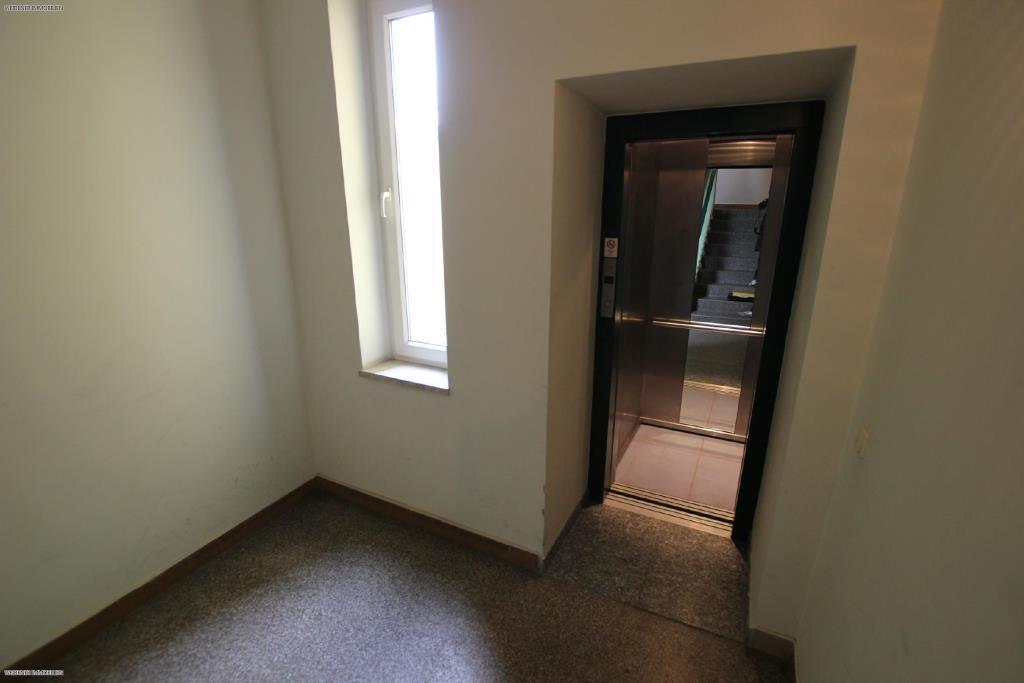 Wanne, Dusche und Balkon! Geräumige 2 Raum Wohnung im Zentrum! - Photo 4