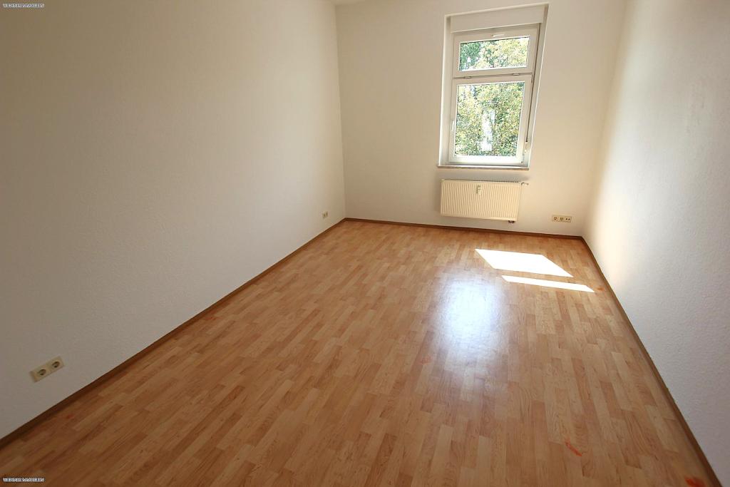 Wanne, Dusche und Balkon! Geräumige 2 Raum Wohnung im Zentrum! - Photo 3