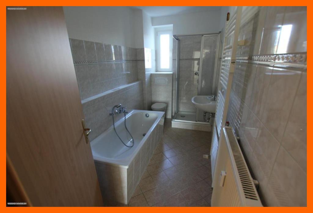 Mit Aufzug! 2-Raum-Whg. mit Balkon, Bad mit Wanne & Dusche! In der Geraer-Innenstadt! - Photo 4