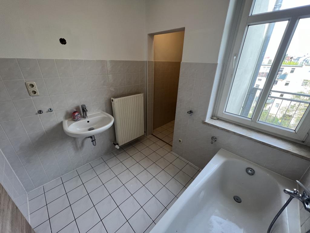 Erstbezug nach hochwertiger Sanierung! Charmante 2-Zimmer-Wohnung mit Balkon und Aussicht! - Photo 3