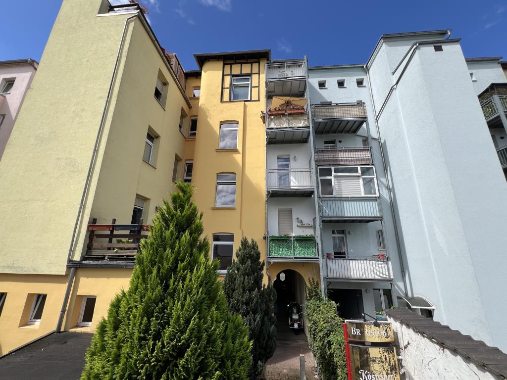 Neu Renoviert mit neuem Boden, Aufzug und Balkon! Schöne Single Wohnung - Photo 3